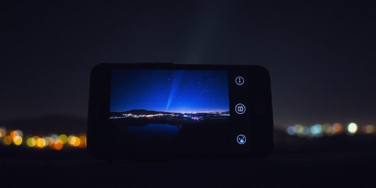Mastering Night Mode: Tips for Shooting in Low Light with Your Phone Mobile Photography Night Photography